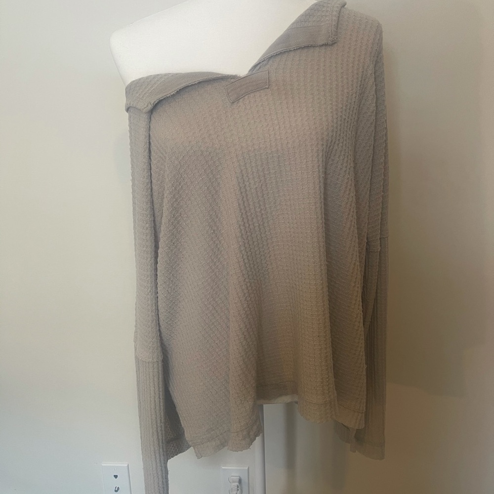 Size L, oatmeal, waffle top.